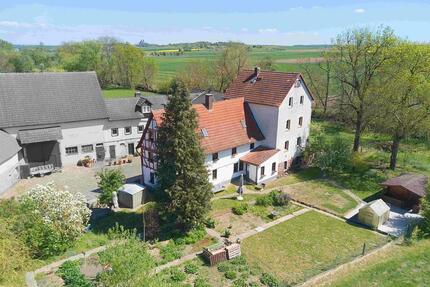Naturidyll: Bauernhaus mit 203 m² Wohnfläche und großem Garten - Münzenberg