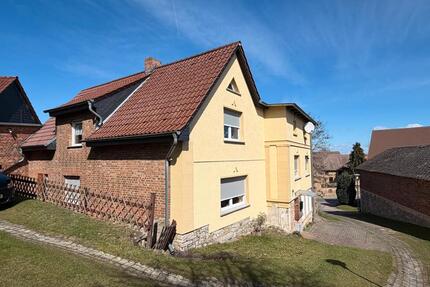 Stilvolles Einfamilienhaus mit Potenzial und viel Platz in Sylda - Arnstein