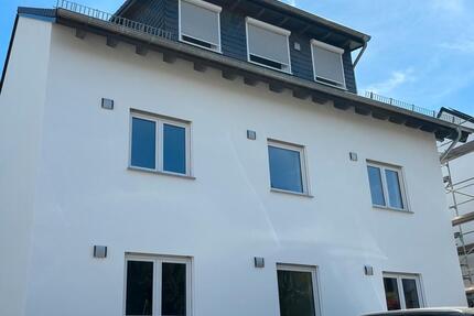 Erstbezug in Wetzlar-Dutenhofen 3 ZKB 2 Wohnungen EG und OG