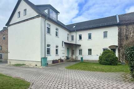 Haus zum Kaufen in Bad Lauchstädt 296.000,00 € 345 m²