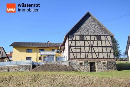 Platz für Familie, Hobbys und Ideen - Einfamilienhaus mit Scheune und großem Grundstück in Schotten-Sichenhausen - Schotten / Sichenhausen