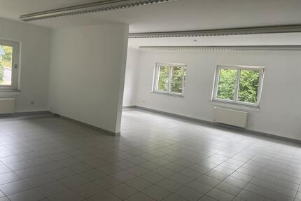 Räumlichkeit für BüroPraxisGymnastikraum - Gebhardshain