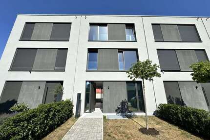 Haus zum Mieten in Köln Rondorf 3.900,00 € 220 m² - Köln / Rondorf