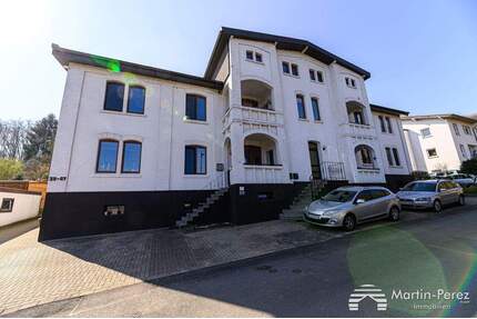 Saniertes Mehrfamilienhaus: 8 Einheiten, 8 Stellplätze, 2 Garagen - Hagen Philippshöhe -