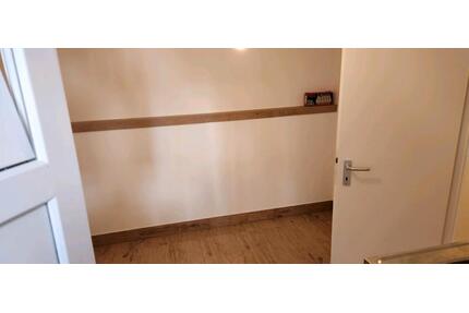 1 Zimmer-wohnung - 330,00&nbsp;EUR Kaltmiete, ca.&nbsp; 14,00&nbsp;m&sup2; in Gießen (PLZ: 35398) Allendorf
