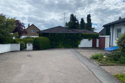 Freistehender Winkelbungalow, Walmdach, massiv, Privatverkauf - Lehrensteinsfeld