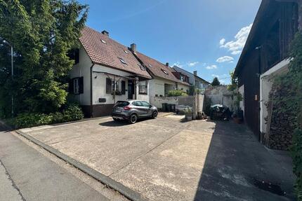 Modernisiertes Zweifamilienhaus mit Scheune und großem Grundstück - Ubstadt-Weiher