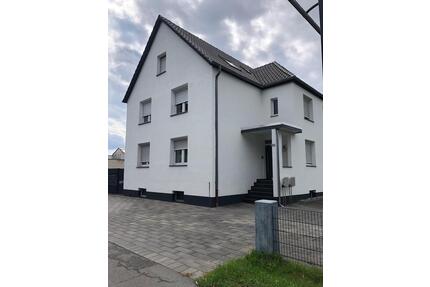 1 Familienhaus mit 3 Wohneinheiten in Bad Lippspringe