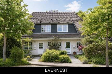 Semi detached house - charming family residence with swimming pool - Potsdam Eiche