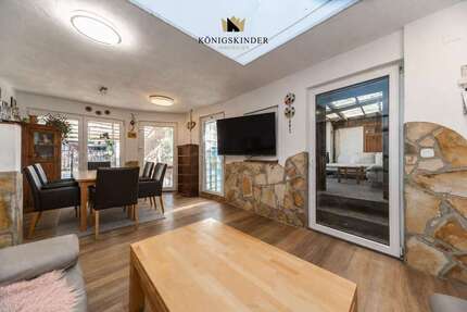 Haus zum Kaufen in Altdorf 699.000,00 € 253.36 m²