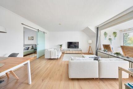 TOP Vermietet - Helle 3-Zimmer-Endetage mit Loggia & Stellplatz - Stapelfeld