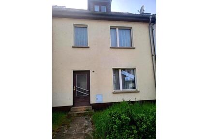 Haus zu verkaufen - 78.500,00&nbsp;EUR Kaufpreis, ca.&nbsp; 210,00&nbsp;m&sup2; in Weißenfels (PLZ: 06667)