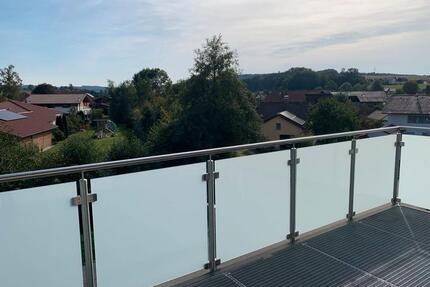 DG Wohnung, 70m2, riesen Balkon, Schwedenofen, Gauben, Neuwertig - Triftern