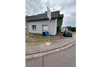 Haus zu verkaufen - 200.000,00&nbsp;EUR Kaufpreis, ca.&nbsp; 130,00&nbsp;m&sup2; in Großrosseln (PLZ: 66352)