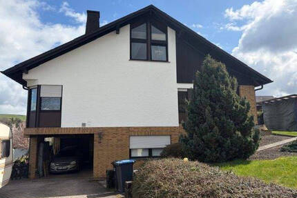 Vermietetes Zweifamilienhaus in Pluwig