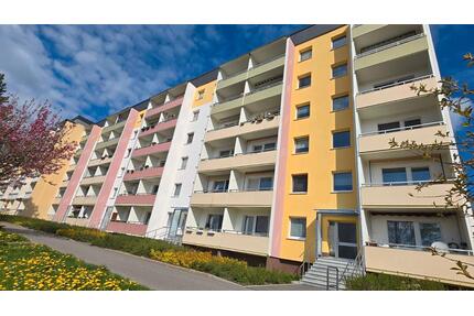 Schöne 4-Raum-Wohnung für Familien mit Dusche im Erdgeschoss. - Hohenstein-Ernstthal