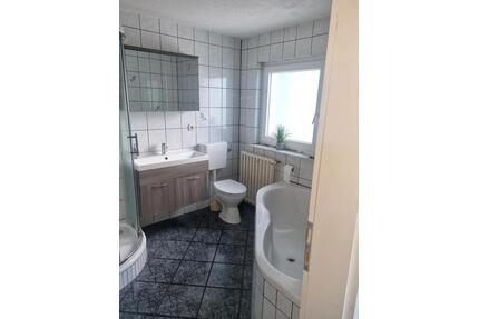 helle 2 Zimmer, Küche, Bad ca 75 m² - Merchweiler