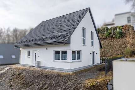 Haus zum Kaufen in Lüdenscheid 599.990,00 € 120 m²