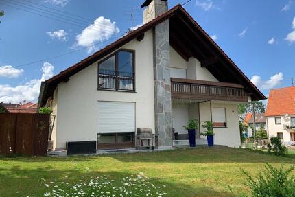Freistehendes Zweifamilienhaus mit großem Grundstück von privat - Wertingen