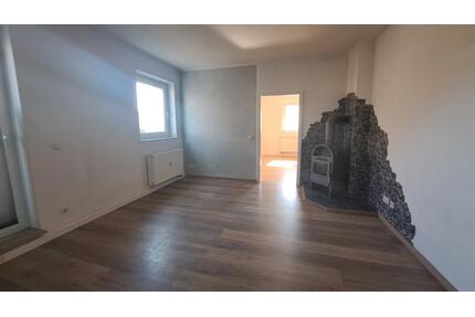 Helle 2-Zimmer-Wohnung mit Balkon in Zeitz