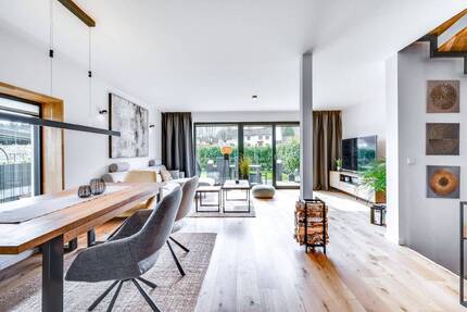 AIGNER - Modernes Reiheneckhaus mit sonnigem Garten und stilvollem Wohnambiente - Peißenberg