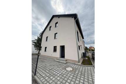 Haus zum Mieten in Dresden 2.950,00 € 152 m²