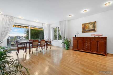 Haus zum Kaufen in Bergisch Gladbach 890.000,00 € 263.14 m²