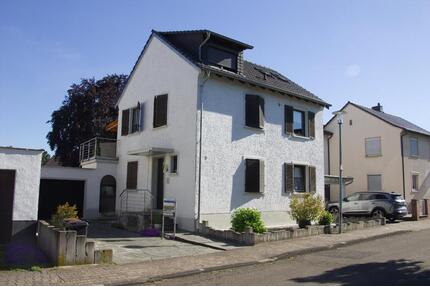 Schönes Haus in Bobenheim-Roxheim, beste Lage, großer Garten