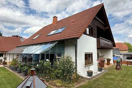 Haus zum Kaufen in Beverungen 298.000,00 € 214 m²