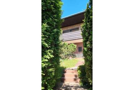 Haus zum Kaufen in Niedernhausen 622.200,00 € 270 m²