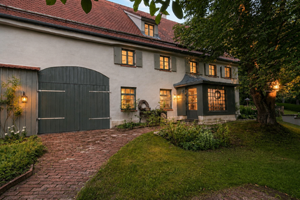 Haus zum Kaufen in Walkertshofen 1.850.000,00 € 534 m²
