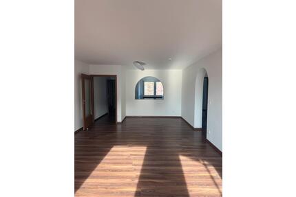 Helle, gemütliche 3,5-Zimmer-Wohnung nahe U-Bahnhaltestelle - Nürnberg Sankt Leonhard
