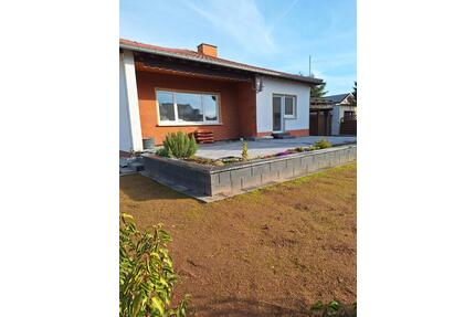 Haus ab Mai zu Vermieten - 1.900,00&nbsp;EUR Kaltmiete, ca.&nbsp; 180,00&nbsp;m&sup2; in Gensingen (PLZ: 55457)