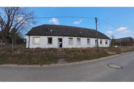 Zweifamilienhaus mit 2.700 m² Grundstück & großem Ausbaupotenzial - Zölkow Hof Grabow