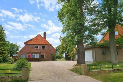 Wohnen wo andere Urlaub machen - Attraktives Zweifamilienhaus in direkter Deichlage an der Elbe - Bleckede