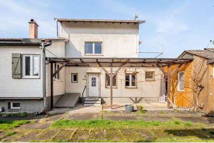 Haus zum Kaufen in Lichtenau 295.000,00 € 212 m²