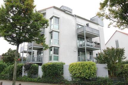 Attraktive 4-Zimmer-Wohnung, zwei Balkone und TG-Stellplatz in Mannheim (Erbpacht)