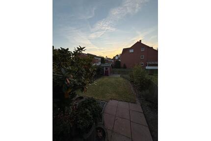 Gepflegtes Reihenhaus mit Garten, Garage und viel Platz - Weyhe