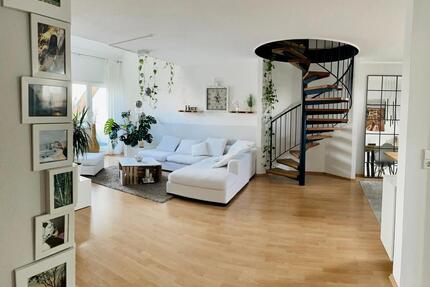 Großzügige, helle möblierte Maisonette-Wohnung mit Skyline Blick - Frankfurt am Main Mitte-Nord