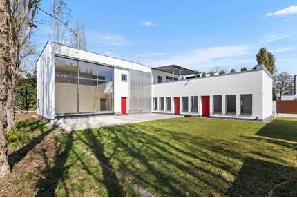 Haus zum Mieten in Regensburg 2.750,00 € 308 m²