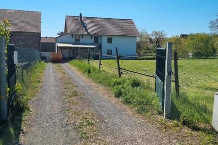 Wohnen im Grünen auf 130qm mit Garten, Pool & Carport nähe Erfurt