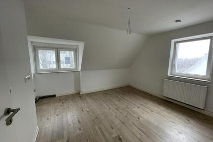 Renovierte Dachgeschoss-Wohnung frei! - Rheda-Wiedenbrück