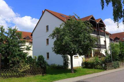 Günthersdorfnova eventis | 3 Zi. - 1. OG | Balkon mit Ausblick | A9 | provisionsfrei | gepflegt | ruhige Lage | bezugsfrei - Leuna