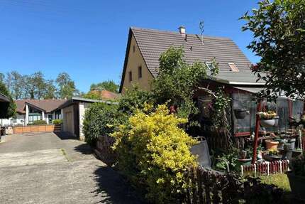 Haus zum Kaufen in Ehrenkirchen 590.000,00 € 215 m²