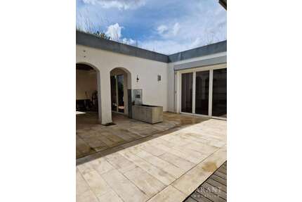 Haus zum Kaufen in Arnstorf 849.000,00 € 315 m²