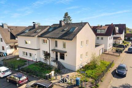 **RAUMWUNDER IN RUHIGER LAGE** Freistehendes EFH mit 9 Zi. inkl. Garten und 4x Stellpl. - Bad Homburg vor der Höhe Ober-Erlenbach