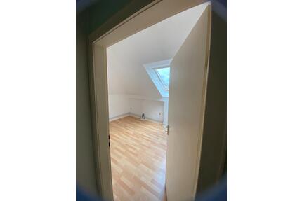 12qm Zimmer in 3er WG! - 250,00&nbsp;EUR Kaltmiete, ca.&nbsp; 85,00&nbsp;m&sup2; in Osnabrück (PLZ: 49076) Hafen