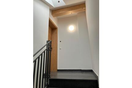 Dachgeschoßwohnung - 2.100,00&nbsp;EUR Kaltmiete, ca.&nbsp; 66,71&nbsp;m&sup2; in Grafrath (PLZ: 82284)