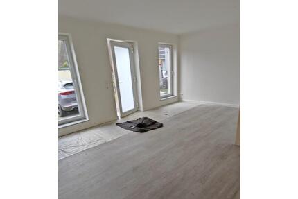 2 Zimmer Wohnung, 42qm EG mit 15qm Terrasse Innenhof Stellplatz - Schönberg (Holstein)