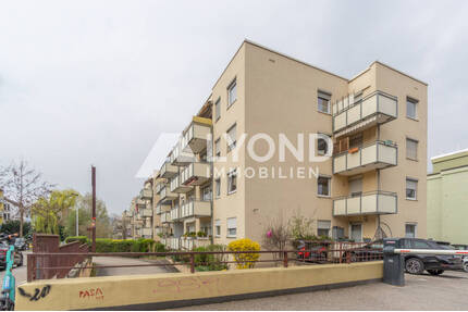 Kernsanierte Dachgeschosswohnung mit Südostbalkon, Aufzug und Stellplatz in Untertürkheim - Stuttgart / Untertürkheim